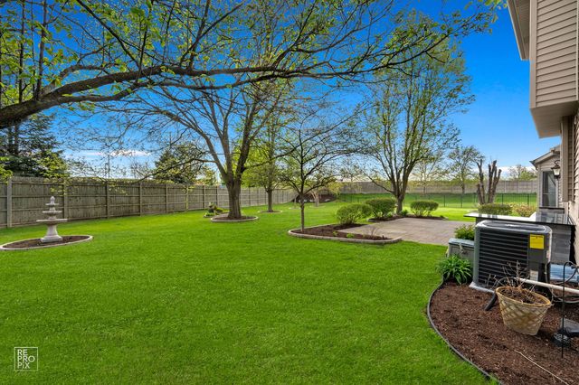 2820 Fairhauser Court, Naperville, IL 60564