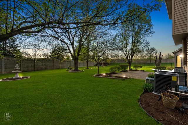 2820 Fairhauser Court, Naperville, IL 60564