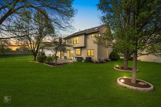 2820 Fairhauser Court, Naperville, IL 60564