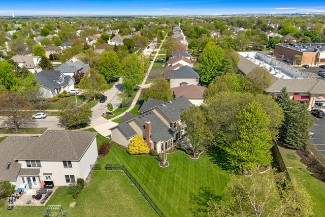 2820 Fairhauser Court, Naperville, IL 60564