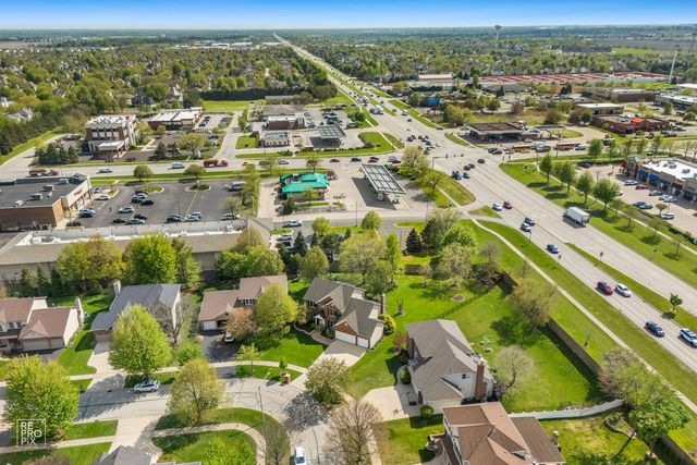 2820 Fairhauser Court, Naperville, IL 60564