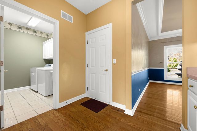2820 Fairhauser Court, Naperville, IL 60564