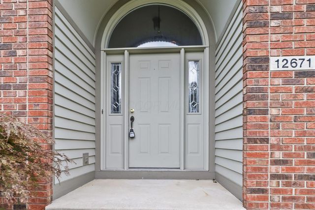 12671 Oakmere Drive, Pickerington, OH 43147
