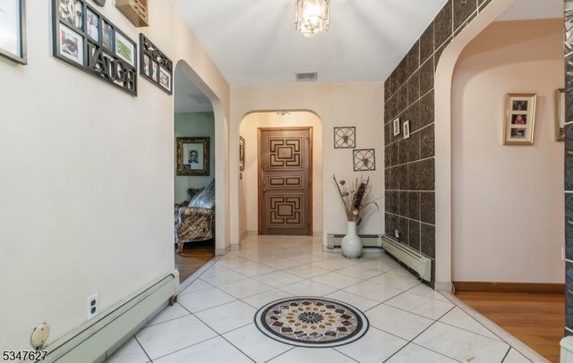1868 AMWELL ROAD, Franklin Twp., NJ 08873
