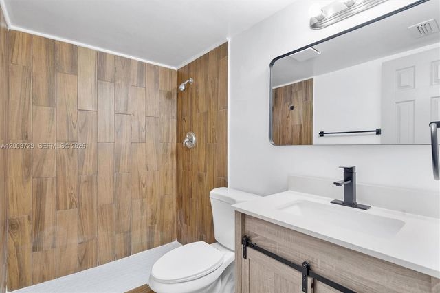 1715 N 16th Ave 111, Hollywood, FL 33020