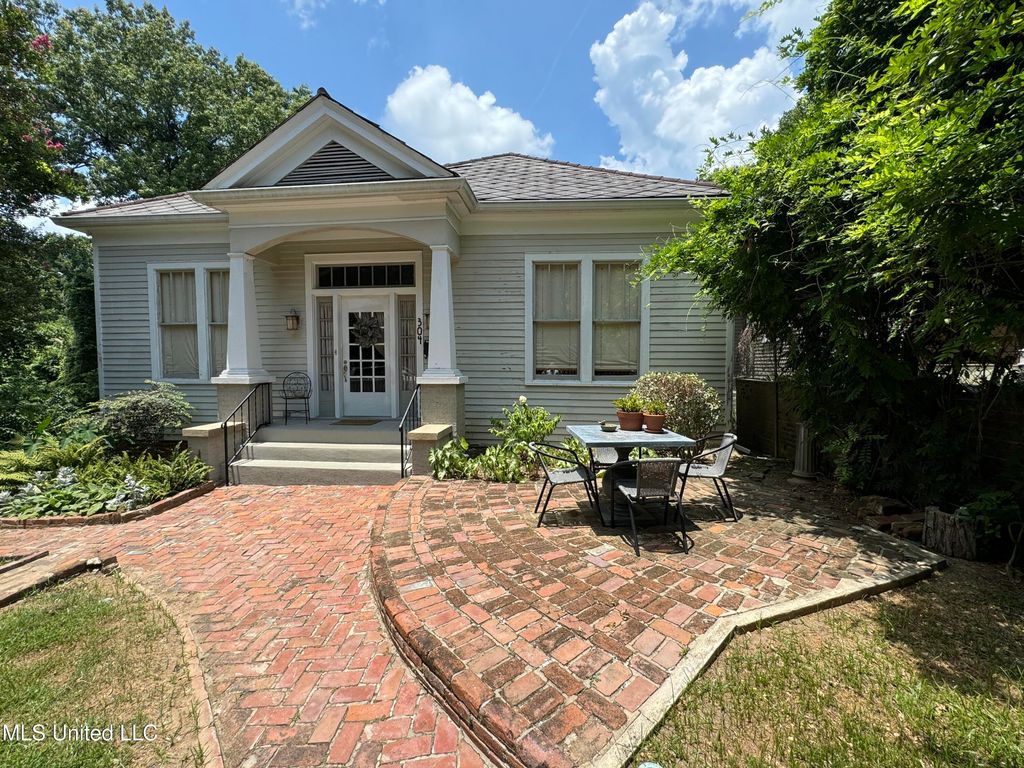 304 Lambert Street, Natchez, MS 39120