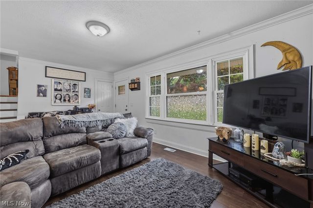 6472 Southgrove Road, Mentor, OH 44060