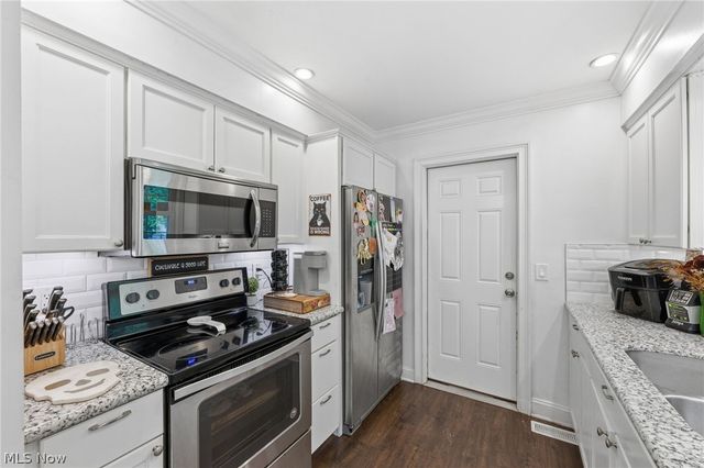 6472 Southgrove Road, Mentor, OH 44060
