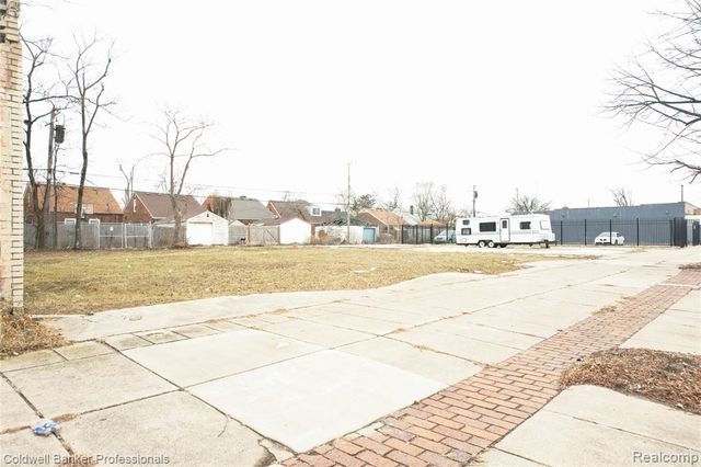 18281 Wyoming Avenue, Detroit, MI 48221
