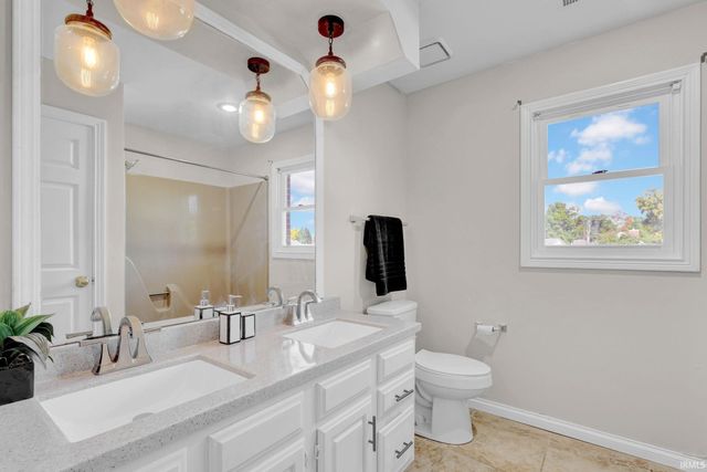 4400 Huntington Place, Evansville, IN 47725