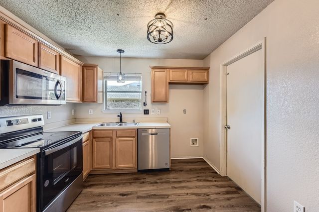 537 Marybeth Drive, Burleson, TX 76028