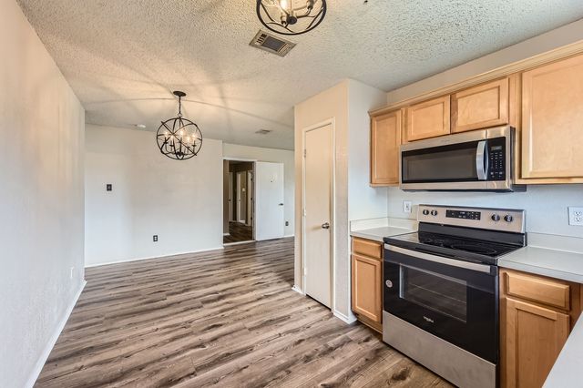 537 Marybeth Drive, Burleson, TX 76028