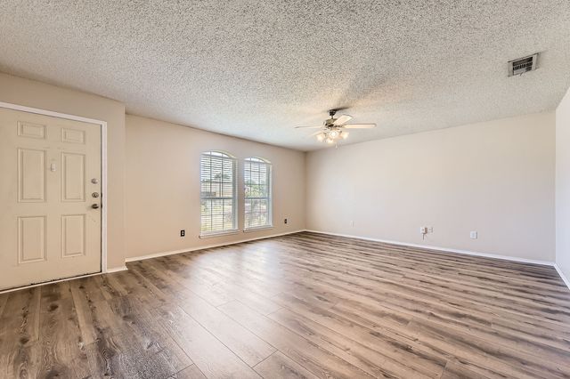 537 Marybeth Drive, Burleson, TX 76028