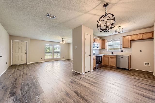 537 Marybeth Drive, Burleson, TX 76028