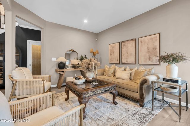 24 Smock Court, Manalapan, NJ 07726