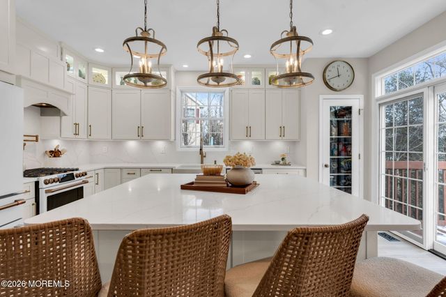 24 Smock Court, Manalapan, NJ 07726