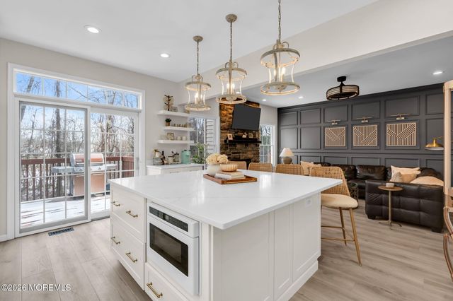 24 Smock Court, Manalapan, NJ 07726