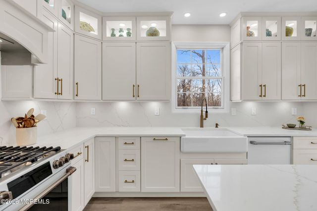 24 Smock Court, Manalapan, NJ 07726