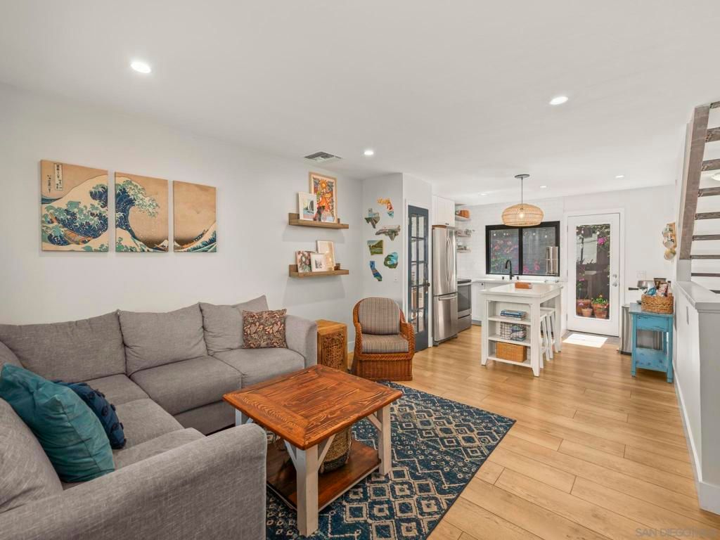 3825 Caminito Litoral 212, San Diego, CA 92107