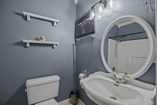 2006 Main Street, Danbury, TX 77534