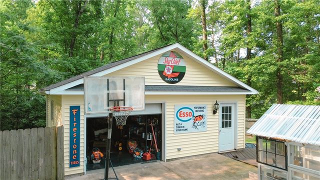 126 Coachman Drive, Anderson, SC 29625