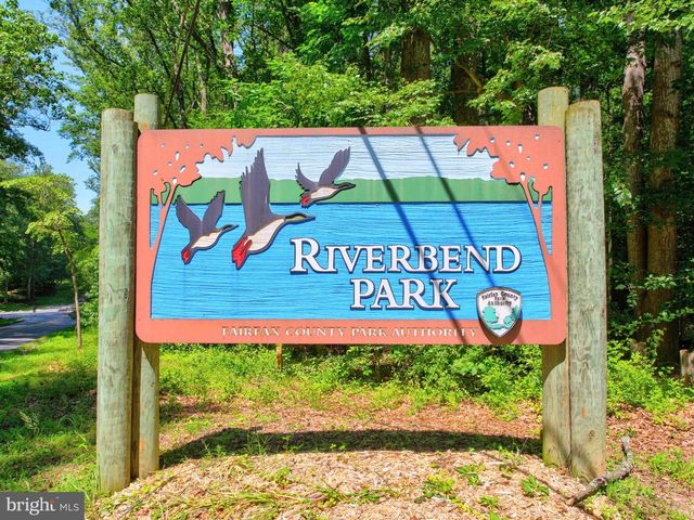 9040 WEANT DR, Great Falls, VA 22066