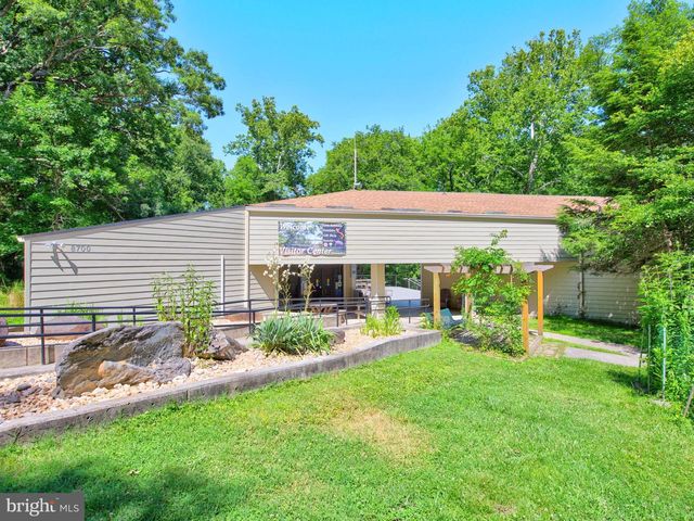 9040 WEANT DR, Great Falls, VA 22066