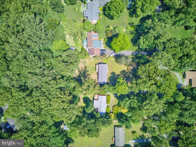 9040 WEANT DR, Great Falls, VA 22066