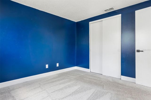 9007 TREE VALLEY CIRCLE, Tampa, FL 33615