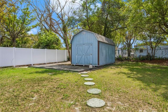 9007 TREE VALLEY CIRCLE, Tampa, FL 33615