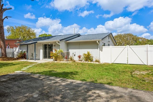 9007 TREE VALLEY CIRCLE, Tampa, FL 33615