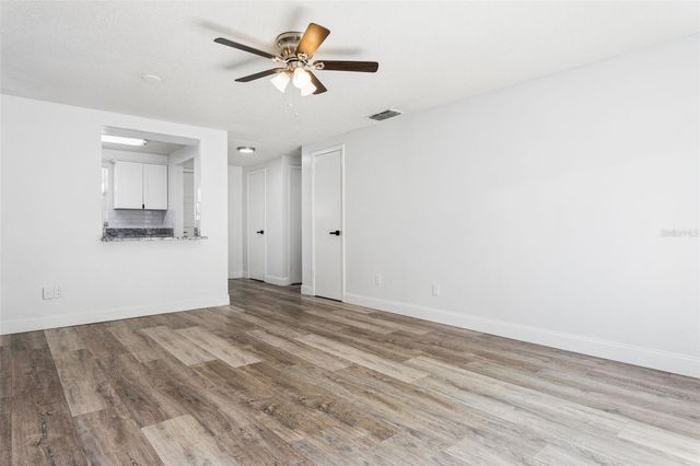 9007 TREE VALLEY CIRCLE, Tampa, FL 33615