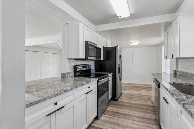 9007 TREE VALLEY CIRCLE, Tampa, FL 33615