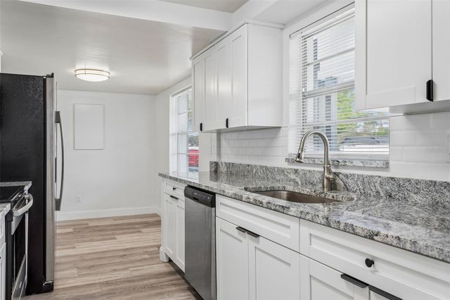 9007 TREE VALLEY CIRCLE, Tampa, FL 33615