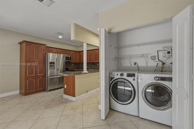 16613 NW 71st Ave, Miami Lakes, FL 33014