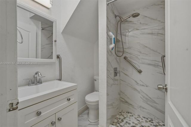 16613 NW 71st Ave, Miami Lakes, FL 33014