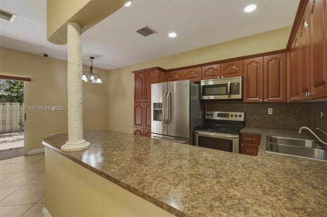 16613 NW 71st Ave, Miami Lakes, FL 33014