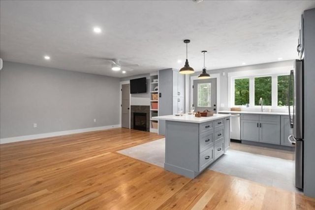 14 Norway Farms Dr Rear, Norfolk, MA 02056