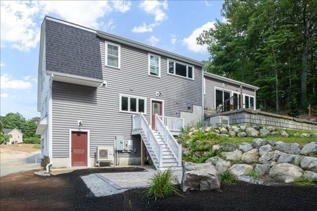 14 Norway Farms Dr Rear, Norfolk, MA 02056