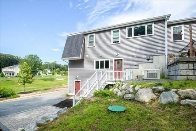 14 Norway Farms Dr Rear, Norfolk, MA 02056