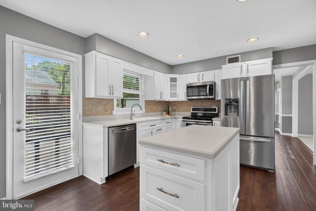 8811 HAYLOAD CT, Springfield, VA 22153