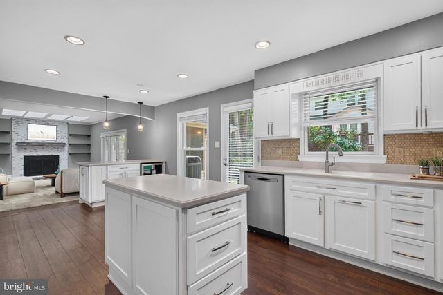 8811 HAYLOAD CT, Springfield, VA 22153