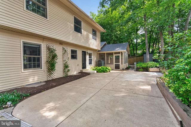8811 HAYLOAD CT, Springfield, VA 22153