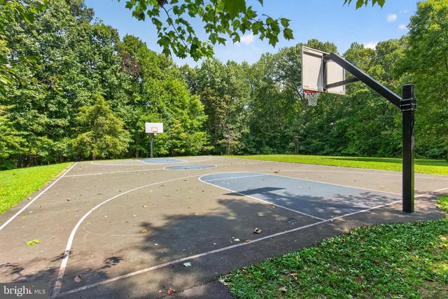 8811 HAYLOAD CT, Springfield, VA 22153