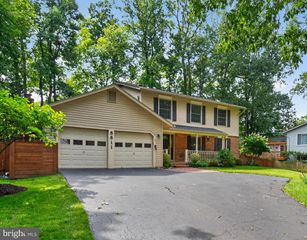 8811 HAYLOAD CT, Springfield, VA 22153