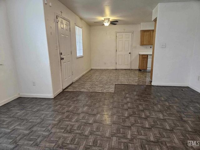 553 Grundy Avenue, Shafter, CA 93263