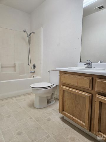 553 Grundy Avenue, Shafter, CA 93263