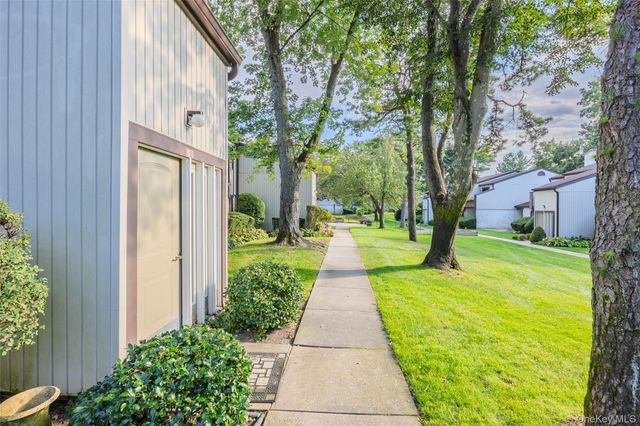 87 Richmond Boulevard 2B, Ronkonkoma, NY 11779