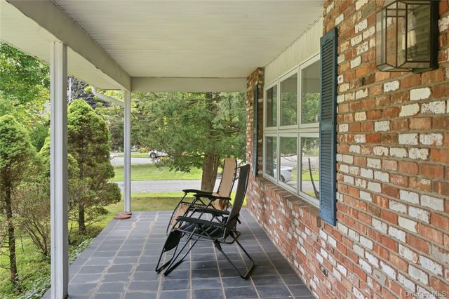 17 Little Brook Lane, New City, NY 10956