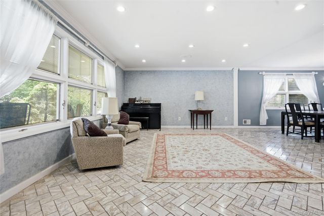 17 Little Brook Lane, New City, NY 10956